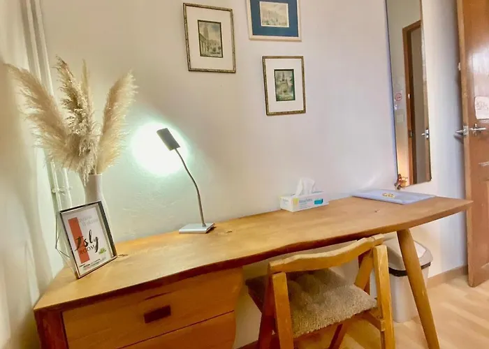 Homestay Isly Room's