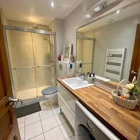 Проживание в семье Isly Room's Тулуза